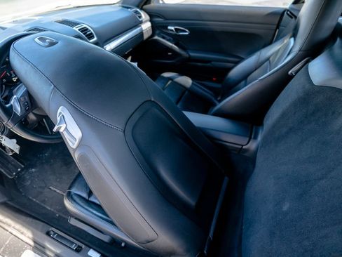 Used 2014 Porsche Cayman RWD image 31