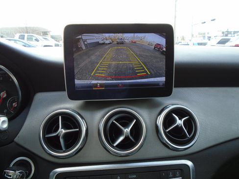 Used 2018 Mercedes-Benz GLA 250 image 15