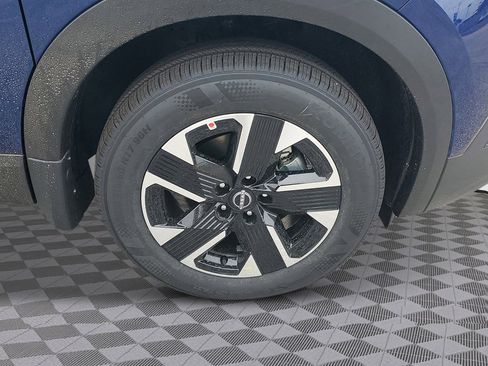 New 2025 Nissan Kicks SV w/ Illumination Package image 10
