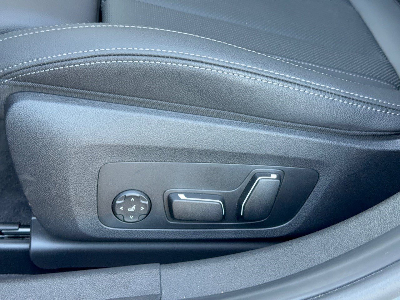 Certified 2026 BMW 330i Sedan RWD image 16