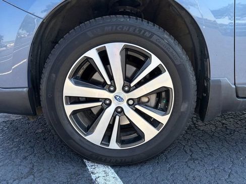 Used 2018 Subaru Outback 3.6R Limited AWD/4WD image 26