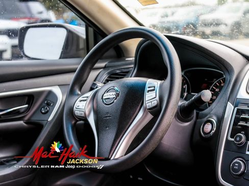 Used 2018 Nissan Altima 2.5 S w/ S Convenience Package image 10