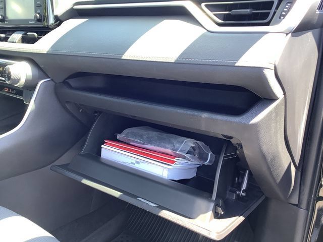 Used 2022 Toyota RAV4 XLE AWD/4WD image 39