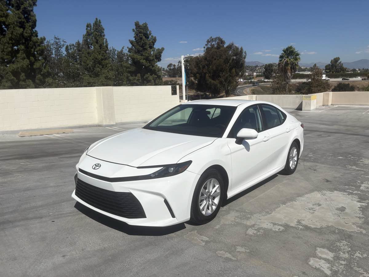 Used 2025 Toyota Camry LE FWD image 10