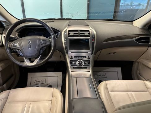 Used 2019 Lincoln MKZ Reserve FWD image 9