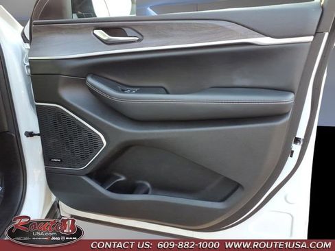 Used 2022 Jeep Grand Cherokee Limited 4xe image 33