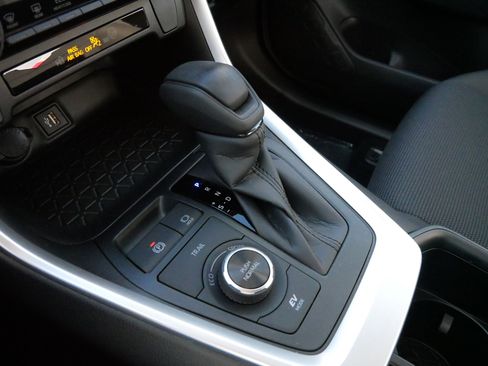 Certified 2025 Toyota RAV4 LE image 24