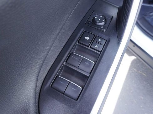 Used 2022 Toyota RAV4 Limited FWD image 16