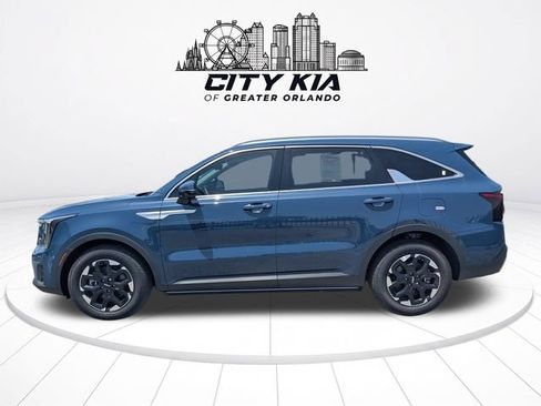 Used 2025 Kia Sorento S w/ Panoramic Sunroof Package FWD image 2