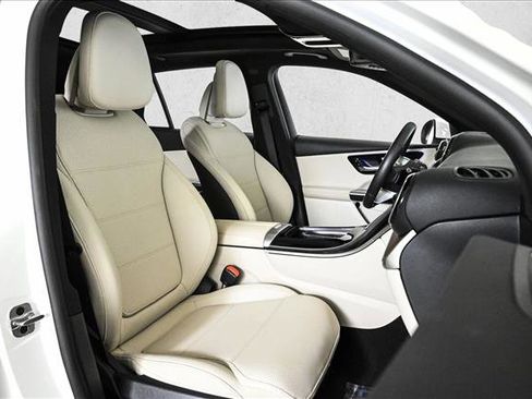 Certified 2025 Mercedes-Benz GLC 300 4MATIC image 22