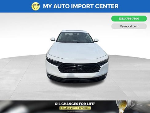Used 2023 Honda Accord Touring image 2