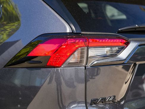 Used 2025 Toyota RAV4 XLE Premium FWD image 7