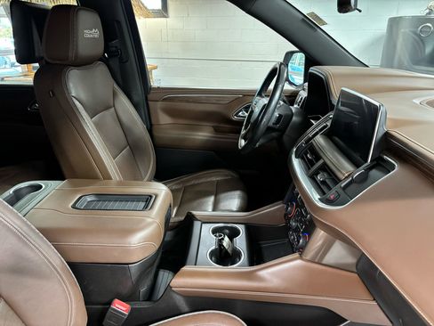 Used 2021 Chevrolet Suburban High Country image 18