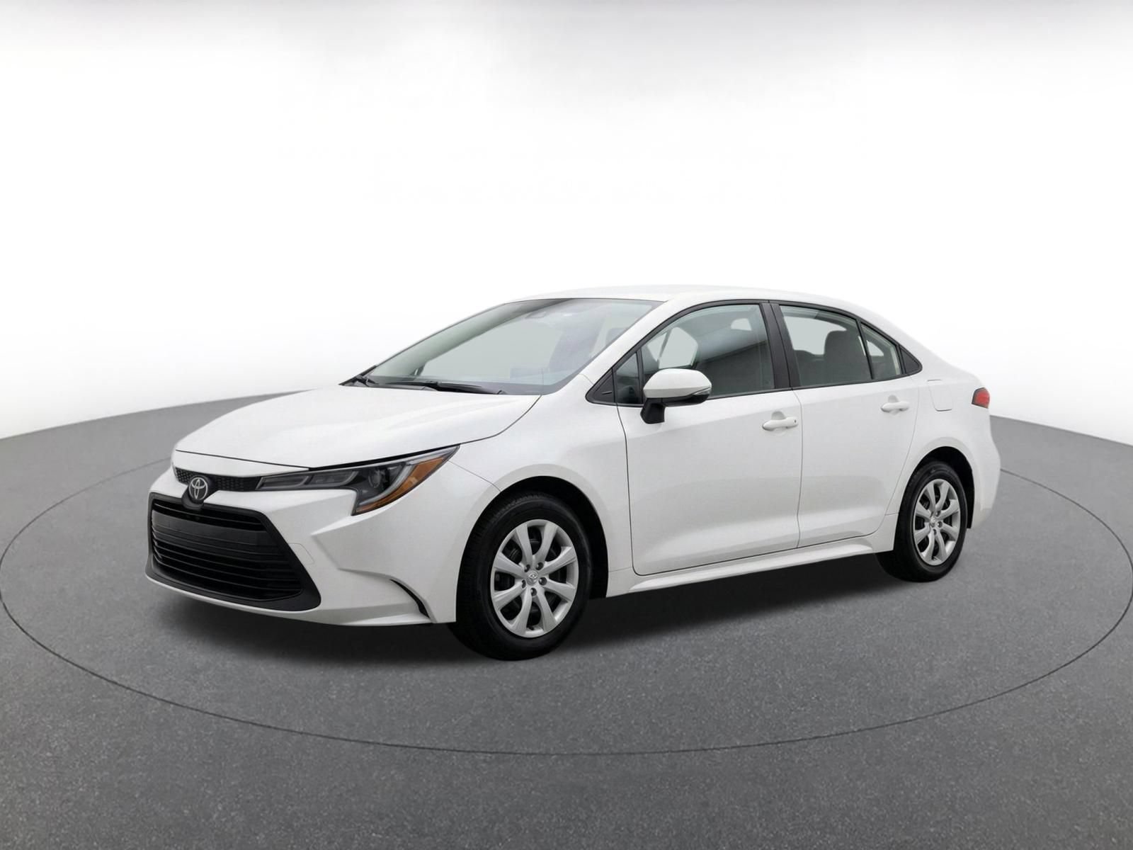Used 2025 Toyota Corolla LE FWD image 3