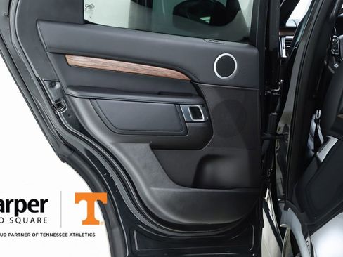 Used 2017 Land Rover Discovery HSE Luxury image 57