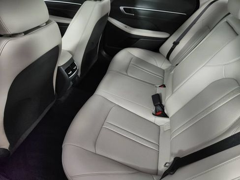 Certified 2025 Hyundai Sonata Limited FWD image 17