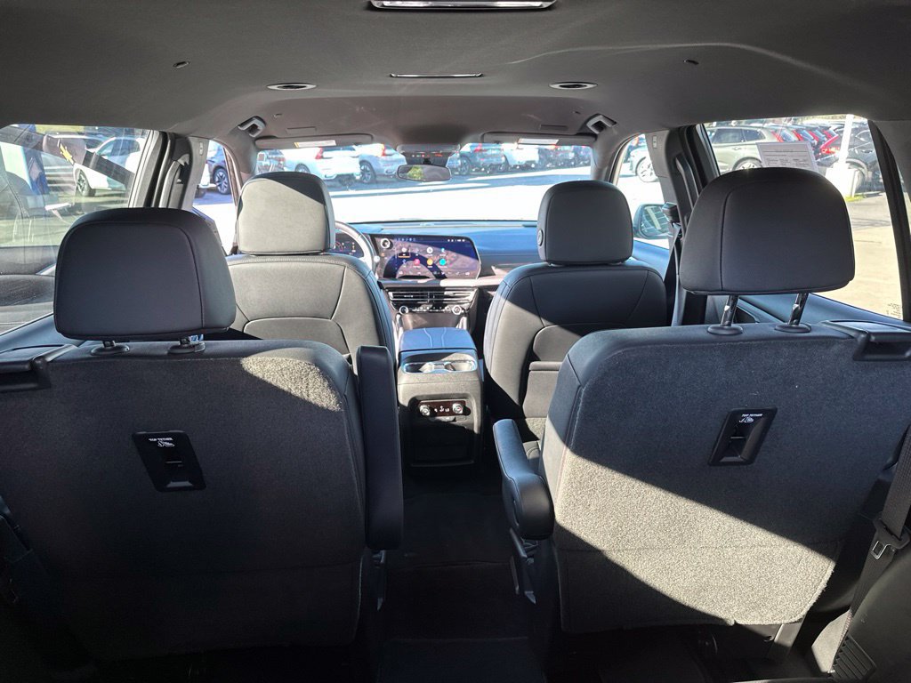 Used 2026 Chevrolet Traverse LT AWD/4WD image 30
