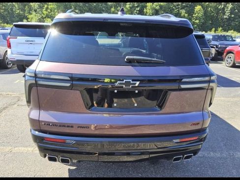Used 2024 Chevrolet Traverse RS AWD/4WD image 8
