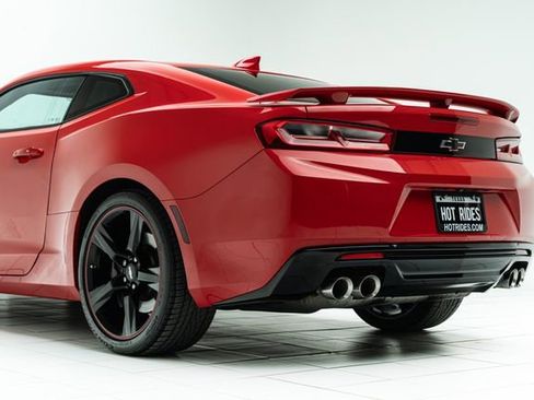 Used 2018 Chevrolet Camaro SS image 19