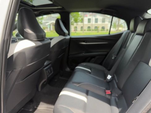 Used 2025 Toyota Camry SE w/ Convenience Package image 24