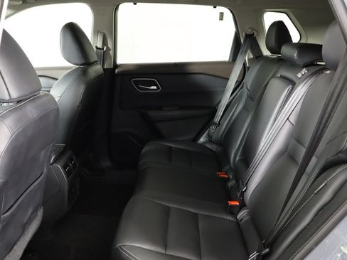 Used 2021 Nissan Rogue SL AWD/4WD image 16
