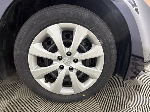 Used 2022 Toyota Corolla LE FWD image 29