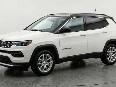 Used 2025 Jeep Compass Limited AWD/4WD image 3