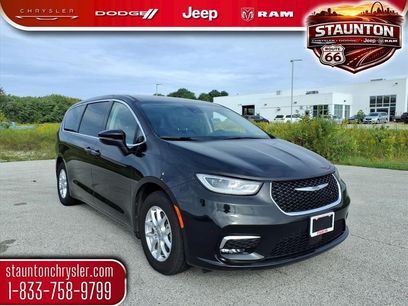 Used 2023 Chrysler Pacifica Touring-L