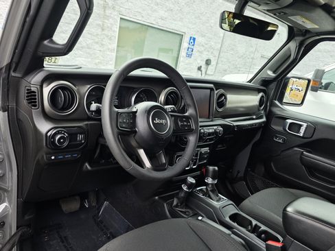 Used 2023 Jeep Wrangler Unlimited w/ 8.4" Radio Group AWD/4WD image 10