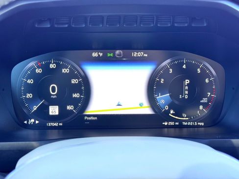 Used 2016 Volvo XC90 T6 Momentum w/ Momentum Plus Package image 27