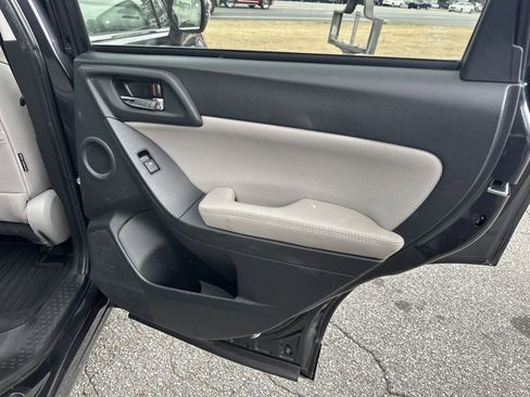 Used 2015 Subaru Forester 2.5i Touring w/ Eyesight & Navigation System image 19