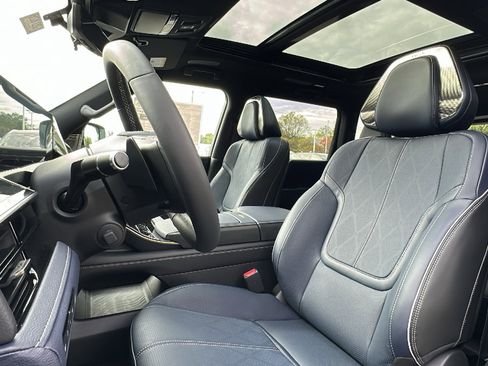 New 2026 INFINITI QX80 4WD image 8