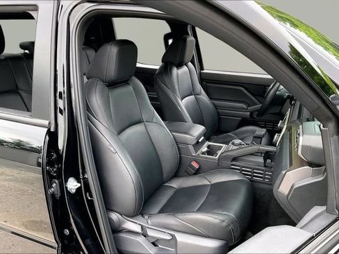 Used 2024 Toyota Tacoma SR5 AWD/4WD image 19