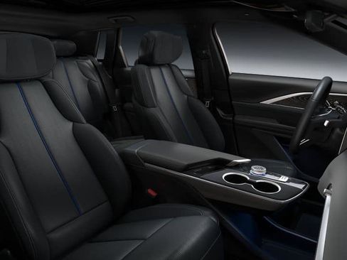 New 2026 Cadillac Lyriq Luxury AWD/4WD image 25