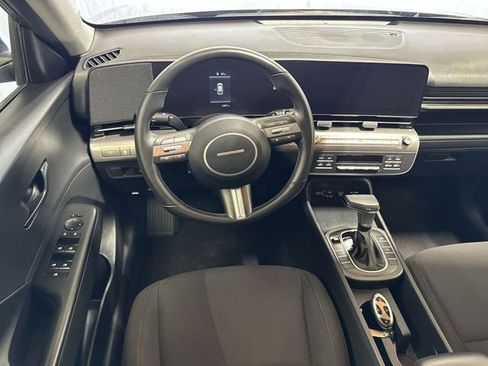 Used 2025 Hyundai Kona SEL image 14