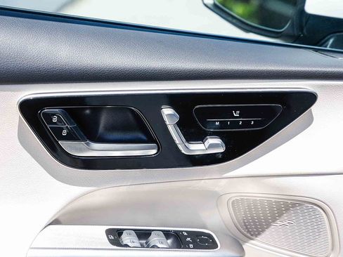 Certified 2025 Mercedes-Benz GLC 350e 4MATIC image 21