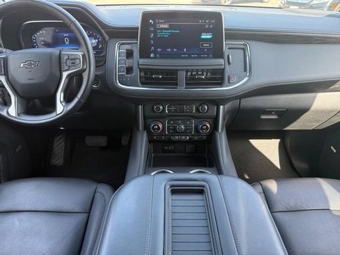 Used 2024 Chevrolet Suburban Z71 w/ Luxury Package AWD/4WD image 12