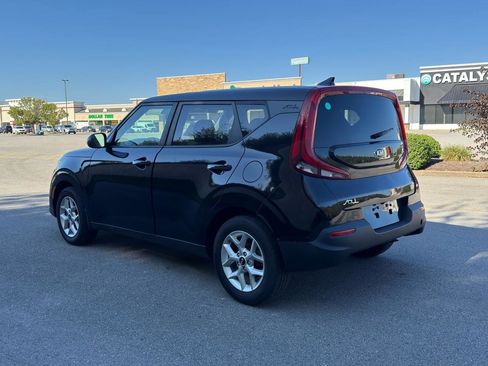 Used 2020 Kia Soul S FWD image 5