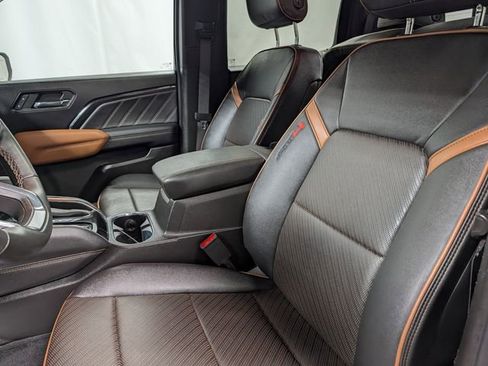 Certified 2023 GMC Canyon AT4 w/ AT4 Premium Package AWD/4WD image 12