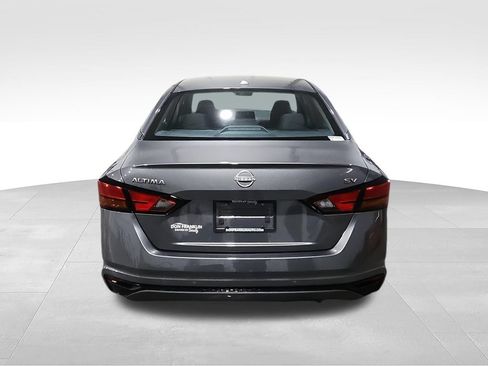 Used 2024 Nissan Altima 2.5 SV FWD image 7