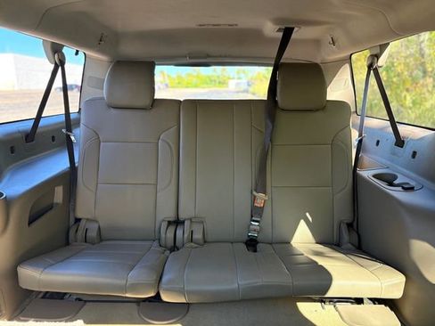 Used 2018 Chevrolet Suburban Premier image 23