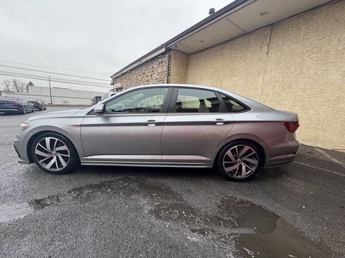 Used 2019 Volkswagen Jetta GLI image 3