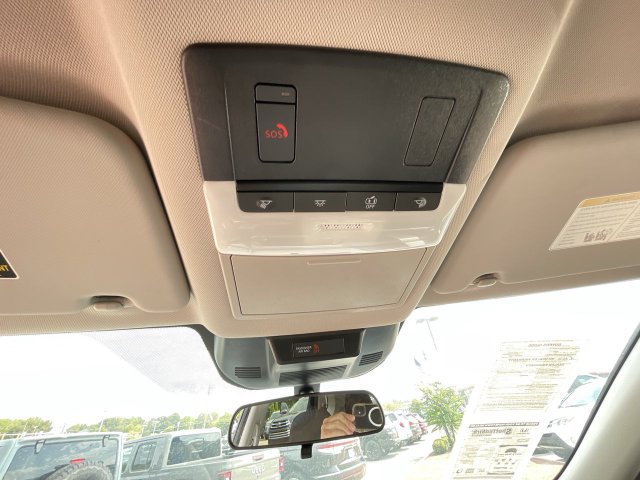 Used 2025 Nissan Rogue SV FWD image 24