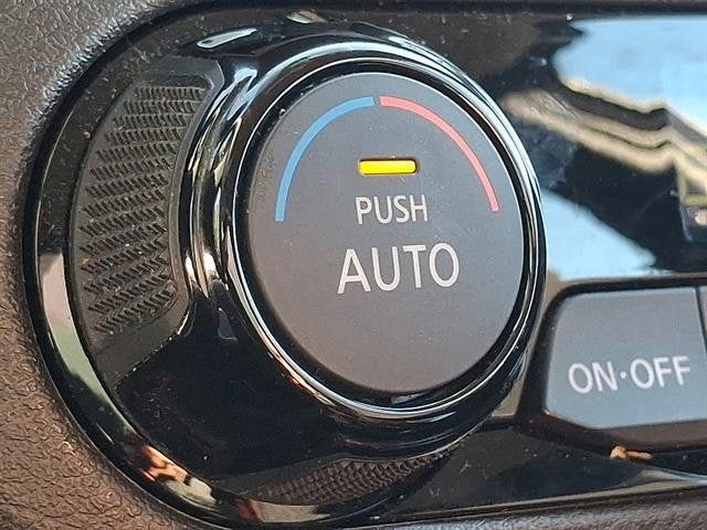 Certified 2023 Nissan Kicks SR FWD image 25