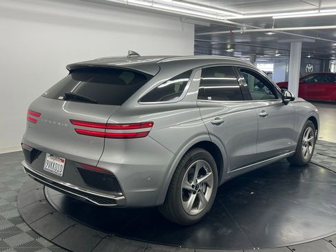Used 2026 Genesis GV70 2.5T Advanced image 3