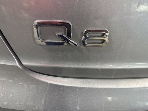 Used 2022 Audi Q8 Premium Plus image 23