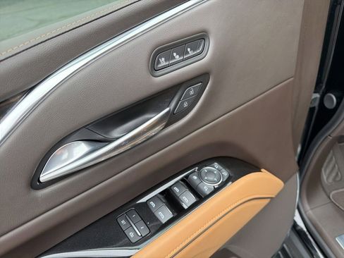 Used 2024 Cadillac Escalade ESV Sport AWD/4WD image 6