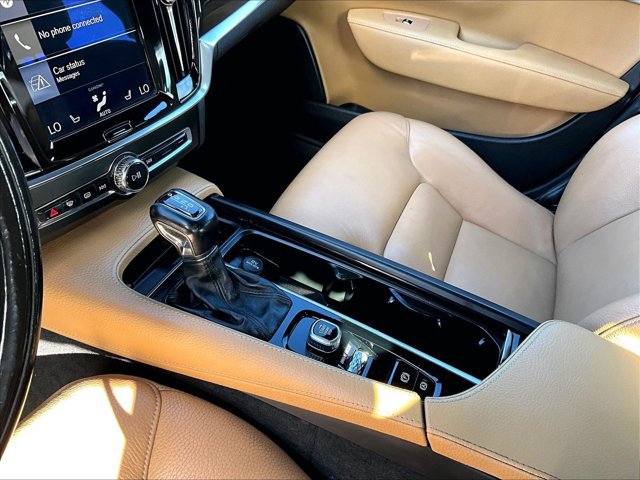 Used 2018 Volvo S90 T5 Momentum w/ Convenience Package FWD image 14