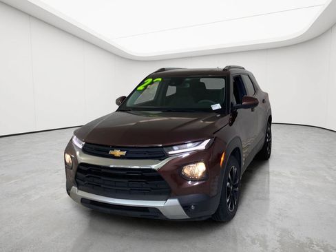 Used 2023 Chevrolet TrailBlazer LT w/ Convenience Package FWD image 3