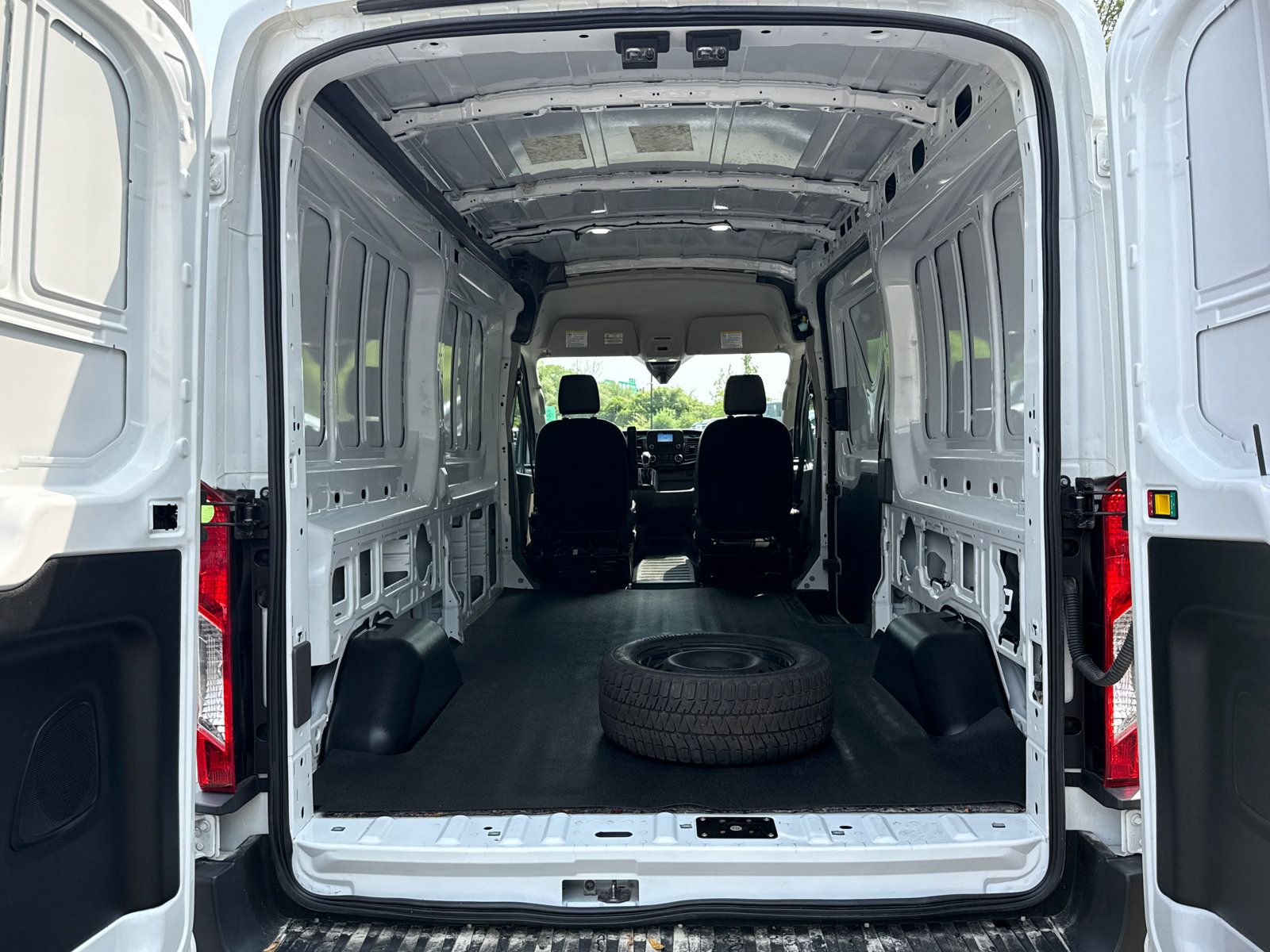 Used 2023 Ford Transit 250 Medium Roof AWD image 23